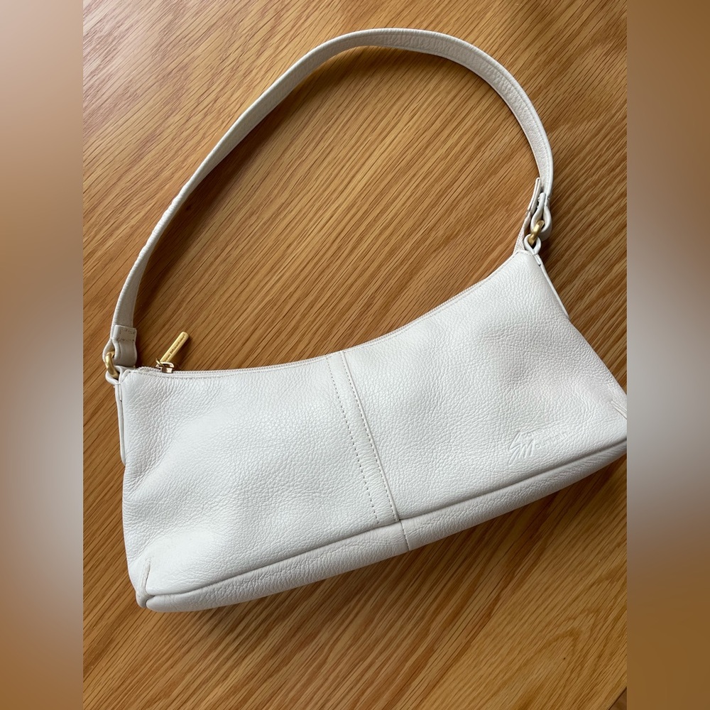 White leather shoulder bag by stone mountain